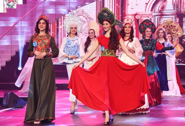 Участницы международного конкурса Посланница красоты в Маньчжурии - Sputnik Кыргызстан