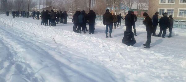 Собрание сельчан Мин-Булак против месторождения Солтон-Сары - Sputnik Кыргызстан