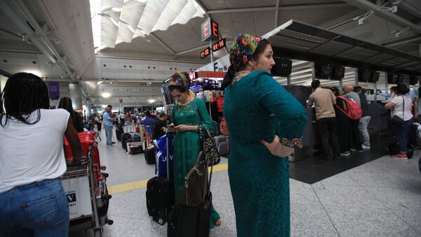 Ситуация в международном аэропорту имени Ататюрка в Стамбуле - Sputnik Кыргызстан