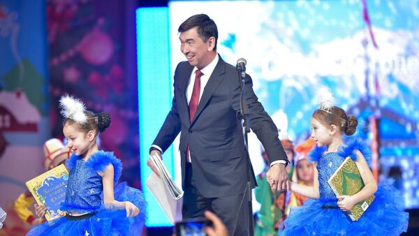 27 декабря в Кыргызской национальной филармонии имени Токтогула Сатылганова прошла елка для детей - Sputnik Кыргызстан