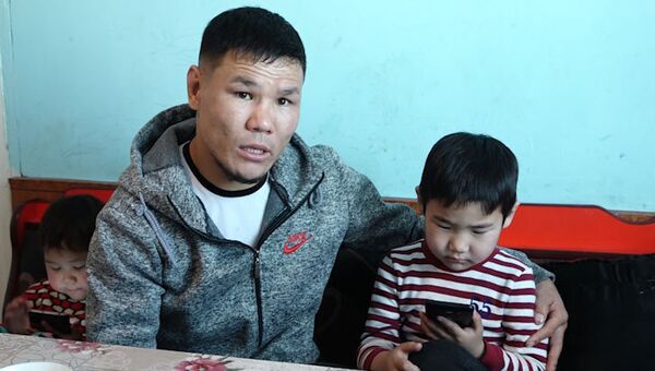 Уулум элдин балдарындай сүйлөп кетсе... Кыргызстандык Тайсондун жашыган видеосу Уулум элдин балдарындай сүйлөп кетсе... Кыргызстандык Тайсондун жашыган видеосу - Sputnik Кыргызстан