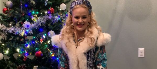 Шевченко поздравила фанатов с Новым годом на 4 языках, на кыргызском тоже. Видео Шевченко поздравила фанатов с Новым годом на 4 языках, на кыргызском тоже. Видео - Sputnik Кыргызстан