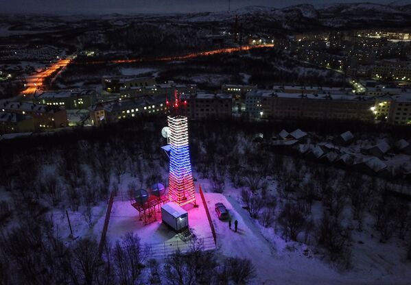 Передающая башня Ура в одном из поселков Мурманской области - Sputnik Кыргызстан