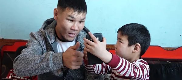 Глухонемой сын кыргызского Тайсона нуждается в дорогом лечении — видео Глухонемой сын кыргызского Тайсона нуждается в дорогом лечении — видео - Sputnik Кыргызстан