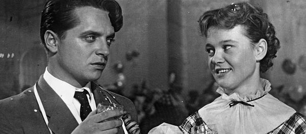 Художественный фильм Карнавальная ночь - Sputnik Кыргызстан