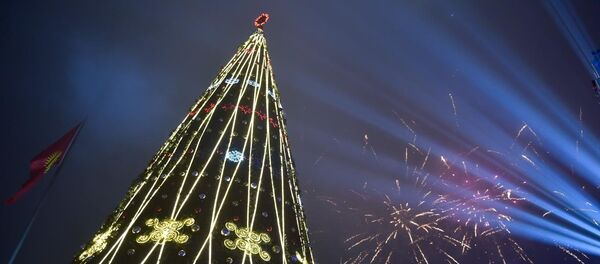 Новогоднее мероприятие на площади Ала-Тоо в Бишкеке Новогоднее мероприятие на площади Ала-Тоо в Бишкеке - Sputnik Кыргызстан