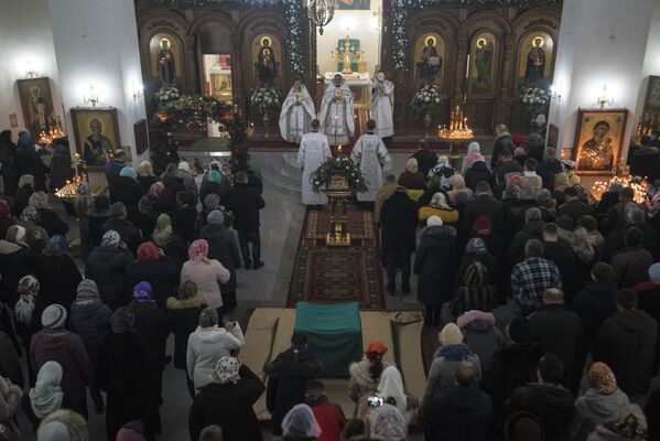 Праздничное богослужение к рождеству Христово в Бишкеке - Sputnik Кыргызстан