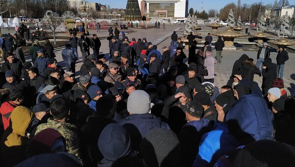 Митинг на площади Ала-Тоо в Бишкеке против китайской экспансии - Sputnik Кыргызстан