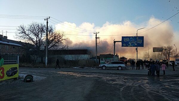 Пожар в складе в селе Лебединовка Чуйской области - Sputnik Кыргызстан