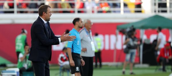 КР футбол боюнча курама командасынын башкы машыктыруучусу Александр Крестинин КР футбол боюнча курама командасынын башкы машыктыруучусу Александр Крестинин - Sputnik Кыргызстан