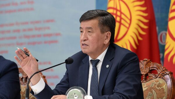 Президент Кыргызстана Сооронбай Жээнбеков на встрече с жителями Сокулукского района Чуйской области - Sputnik Кыргызстан