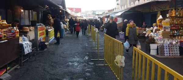 Охрана на Ошском рынке в Бишкеке Охрана на Ошском рынке в Бишкеке - Sputnik Кыргызстан