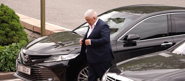 Все, что нужно знать о плевках в Кыргызстане, за полторы минуты — видео - Sputnik Кыргызстан