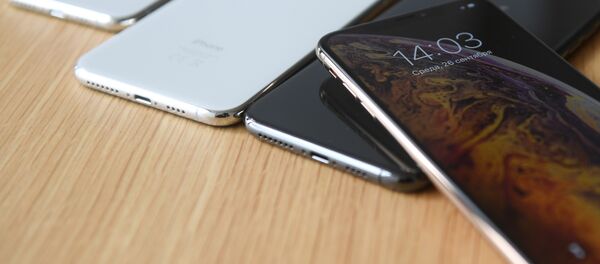 Новые смартфоны iPhone XS Max и iPhone XS - Sputnik Кыргызстан