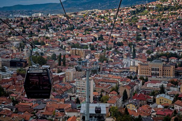 Фуникулер над городом Сараево, Босния и Герцеговина - Sputnik Кыргызстан