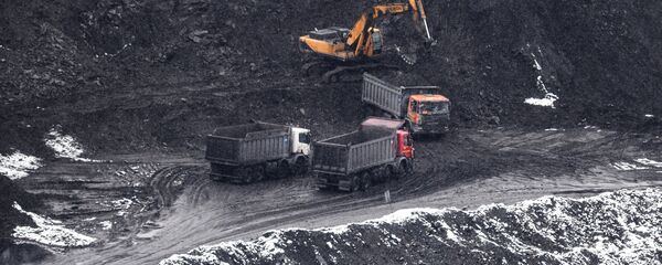 Көмүр кенинде иштеген техника. Архивдик сүрөт - Sputnik Кыргызстан