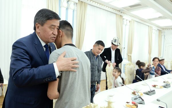 Глава государства отметил, что 16 января осталось в памяти кыргызстанцев как один из самых трагических дней. - Sputnik Кыргызстан