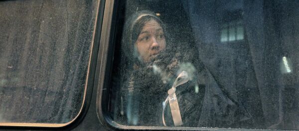 Автобуста отурган кыз. Архив - Sputnik Кыргызстан