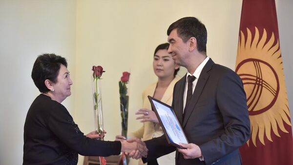 Награждение победителей конкурса на лучшее новогоднее оформление в Бишкеке - Sputnik Кыргызстан