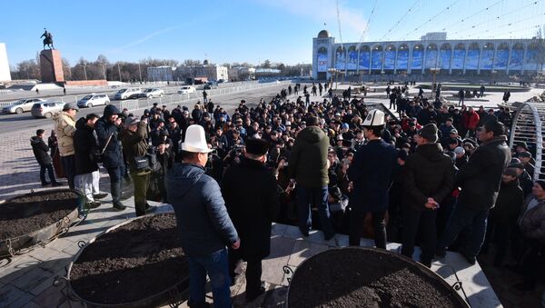 Митинг на площади Ала-Тоо в Бишкеке - Sputnik Кыргызстан