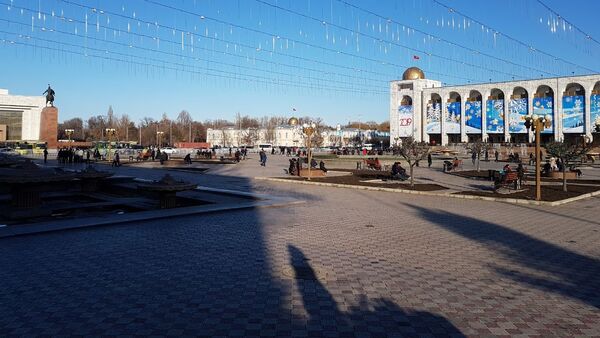 Бишкектеги Ала-Тоо аянтындагы митинг соңуна чыгып, чогулгандар тарады - Sputnik Кыргызстан