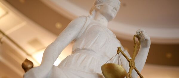 Сот залындагы Фемида айкели. Архив - Sputnik Кыргызстан