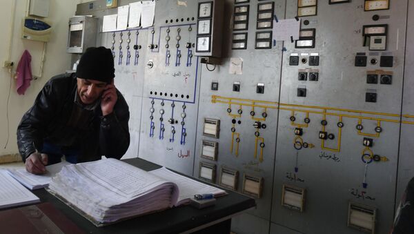 Станция по преобразованию и передаче электроэнергии первой в Сирии солнечной электростанции, находящейся в 20 километрах от Дамаска - Sputnik Кыргызстан