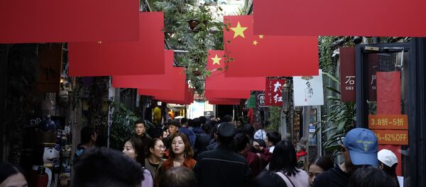 Прохожие в Шанхае - Sputnik Кыргызстан