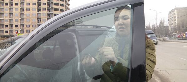 Как Минтранс и ГУОБДД вместе за тонировку штрафовали — видео с рейда - Sputnik Кыргызстан