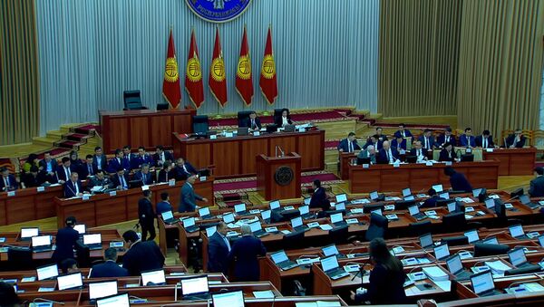 Депутаты ЖК признали, что опозорились с новыми кодексами, — видео - Sputnik Кыргызстан
