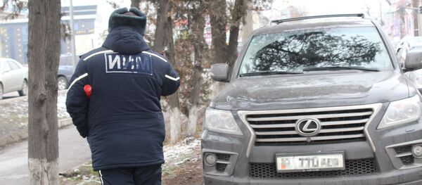 Рейды по выявлению авто с незаконной тонировкой в Бишкеке - Sputnik Кыргызстан