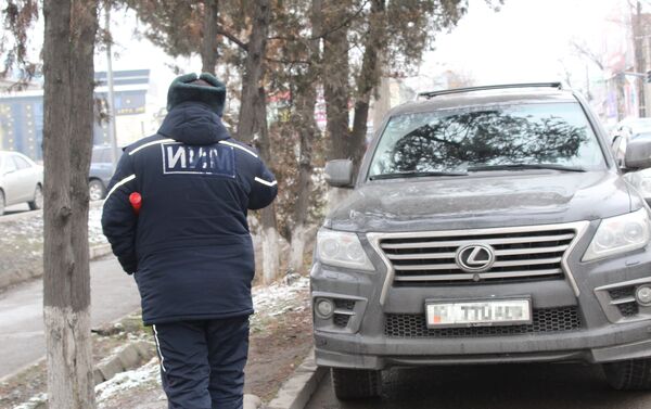 Рейд Транспорт министрлигинин өкүлдөрү менен чогуу өтүүдө - Sputnik Кыргызстан
