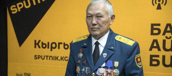 Ветеран войны в Афганистане, награжденный медалью За отвагу, кавалер ордена Красной Звезды и полковник в отставке Эркин Джуматаев - Sputnik Кыргызстан