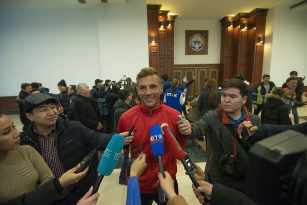 Встреча игроков сборной Кыргызстана по футболу - Sputnik Кыргызстан