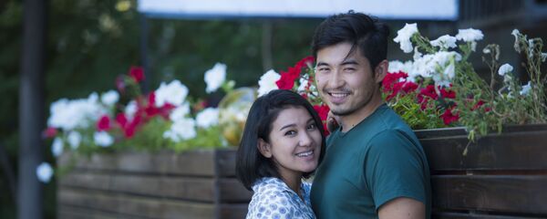 Супруги, предприниматель Ислам Сманов и модель Зарема Жунусова - Sputnik Кыргызстан