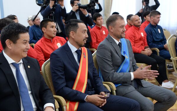 Семетей Султанов, Кыргыз Республикасынын футбол федерациясынын президенти. Даңк медалы; - Sputnik Кыргызстан