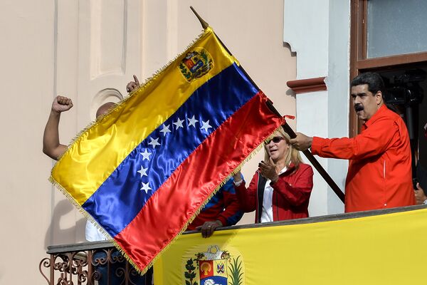 Разрыв дипломатический отношений Венесуэлы с США - Sputnik Кыргызстан