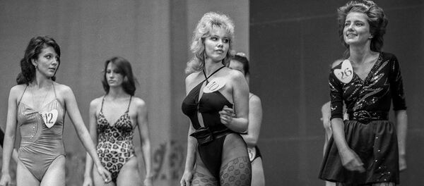 Лонгрид: Это считалось позором для семьи девушки — как выбирали первую красавицу Фрунзе - Sputnik Кыргызстан