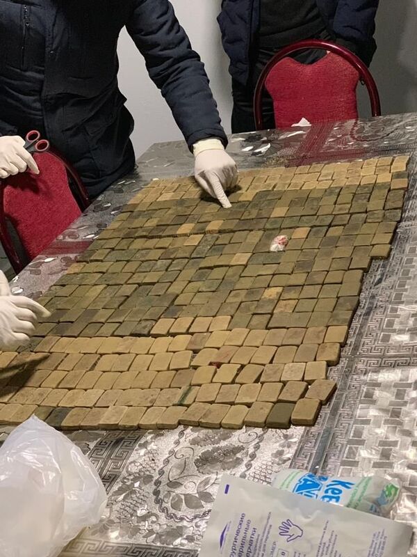 Подозрение в сбыте наркотиков в Джалал-Абадской области - Sputnik Кыргызстан