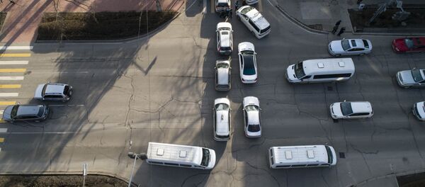 Автомобильный затор в Бишкеке Автомобильный затор в Бишкеке - Sputnik Кыргызстан