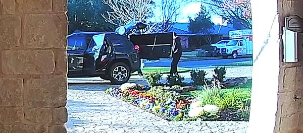 Даллас шаарынын полиция Департаменти соцтармакка ишке ашпай калган уурулуктун видеосун таратты. - Sputnik Кыргызстан