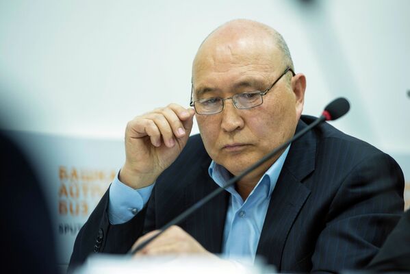 Председатель Союза авиаторов КР Жекшенбек Алыбаев - Sputnik Кыргызстан