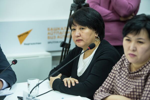Директор Центра помощи детям, пострадавшим от насилия и жестокого обращения, при мэрии Бишкека Динара Давлетбаева - Sputnik Кыргызстан