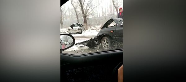 Бишкек: жеңил автоунаа менен маршрутка кагышкандан кийинки видео Бишкек: жеңил автоунаа менен маршрутка кагышкандан кийинки видео - Sputnik Кыргызстан