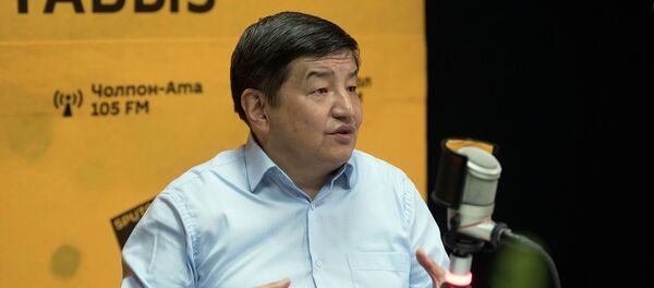 Депутат ЖК от фракции Бир Бол Акылбек Жапаров - Sputnik Кыргызстан