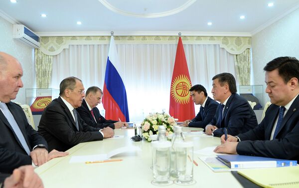 Президент Кыргызстана Сооронбай Жээнбеков встретился с главой МИД России Сергеем Лавровым, приехавшим в республику с официальным визитом - Sputnik Кыргызстан