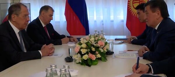 Путин предвкушает визит в Кыргызстан. Видео со встречи Жээнбекова и Лаврова - Sputnik Кыргызстан