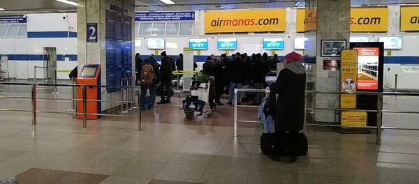 Сообщение о взрывном устройстве в аэропорту Манас Сообщение о взрывном устройстве в аэропорту Манас - Sputnik Кыргызстан