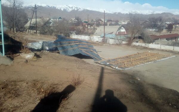 6 февраля днем скорость ветра в Иссык-Кульской области достигла 28 метров в секунду. - Sputnik Кыргызстан