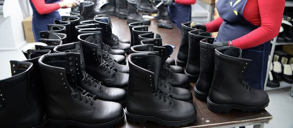 Бут кийим цехинин кызматкерлери. Архив Бут кийим цехинин кызматкерлери. Архив - Sputnik Кыргызстан